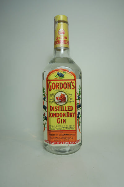 Gordon's London Dry Gin Round Victory Bottle 94.4 Proof 1945