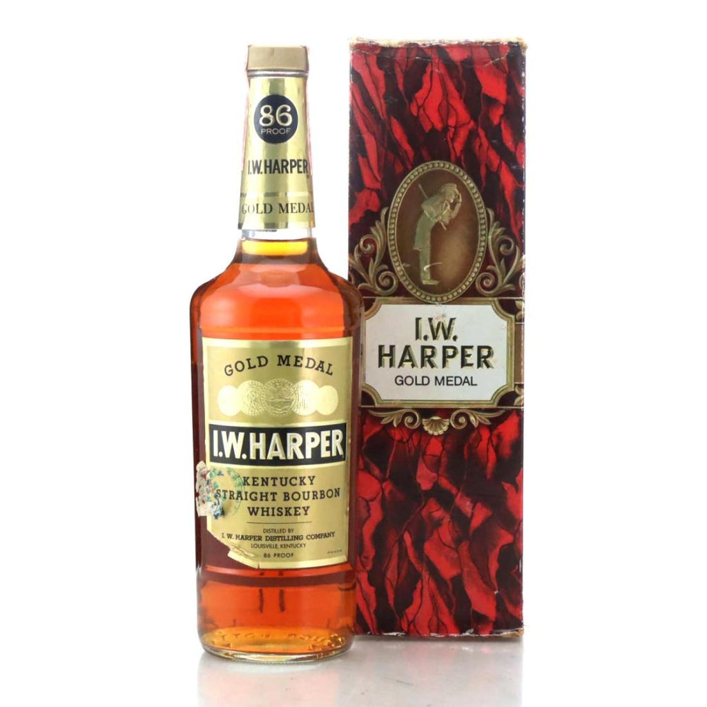 I.W. Harper 4YO Gold Medal Kentucky Straight Bourbon Whiskey - 1970s (43%, 75cl)