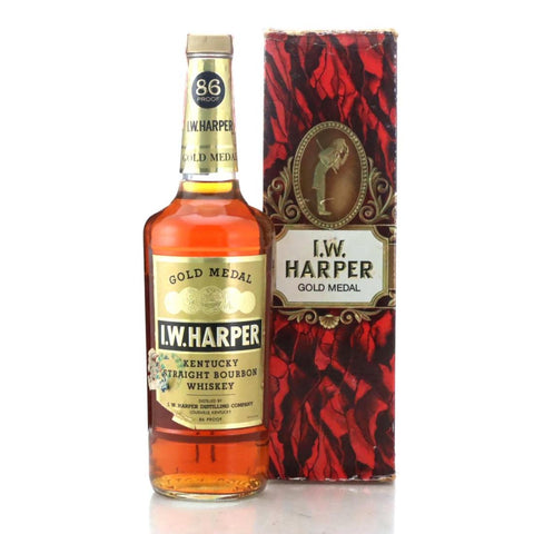 I.W. Harper 4YO Gold Medal Kentucky Straight Bourbon Whiskey - 1970s (43%, 75cl)