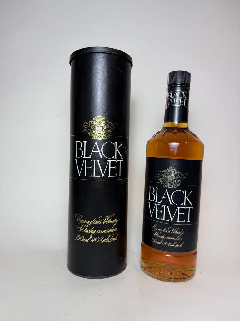 Black Velvet Blended Canadian Whisky - Distilled 1982 (40%, 75cl)