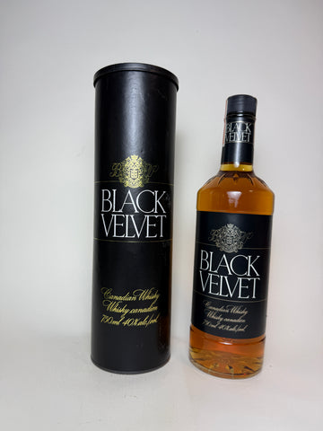 Black Velvet Blended Canadian Whisky - Distilled 1982 (40%, 75cl)