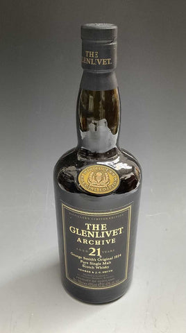 George & J.G. Smith's The Glenlivet Archive 21YO Pure Single Malt Scotch Whisky - pre-2004 (43%, 70cl)