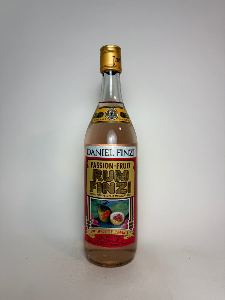 Daniel Finzi Passion-Fruit Rum Finzi - 1980s (28%, 75cl)