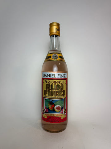 Daniel Finzi Passion-Fruit Rum Finzi - 1980s (28%, 75cl)