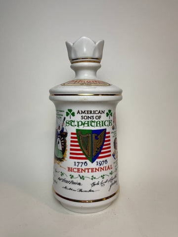 Old Fitzgerald Kentucky Straight Bourbon Whiskey American Sons of St. Patrick Bicentenial (1976-1976) Ceramic Decanter  - Bottled 1976 (43%, 75.7cl)