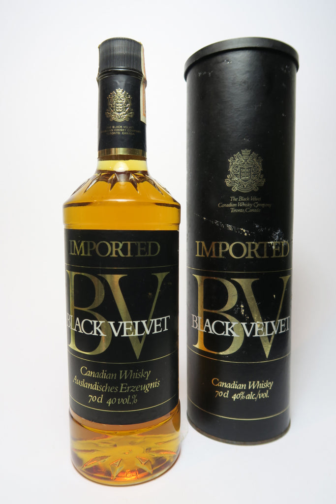 Black Velvet Blended Canadian Whisky - Distilled 1974	(40%, 70cl)