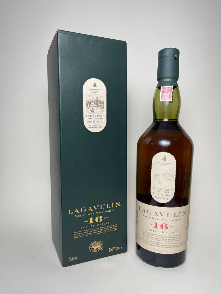 Lagavulin 16YO Islay Single Malt Whisky - post-2001 (43%, 70cl)